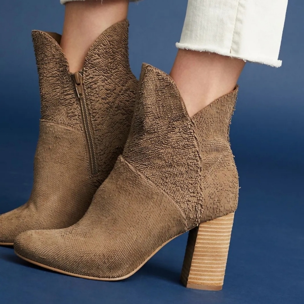 Seychelles Tan Ankle Boots